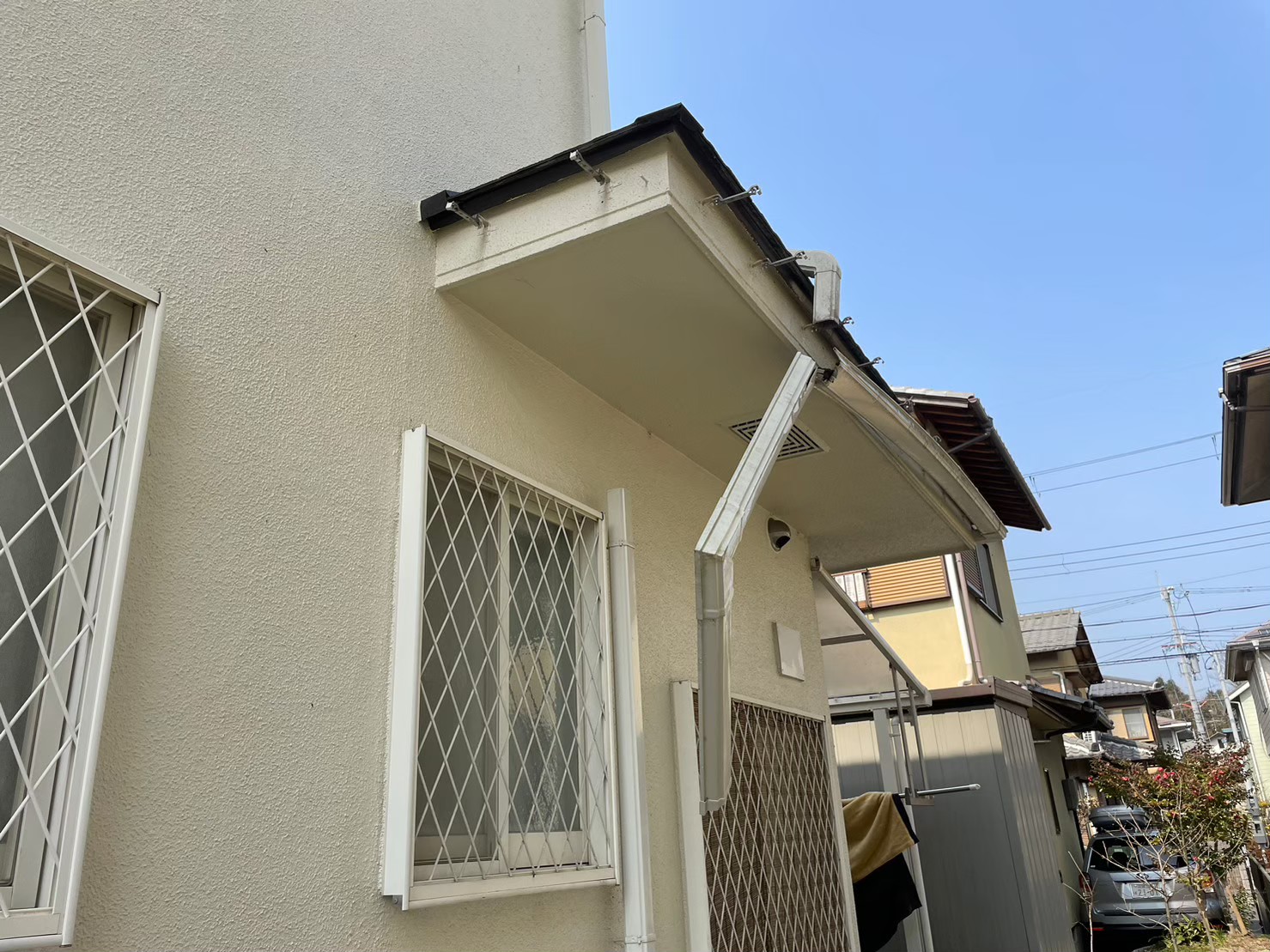 【野洲市】雨樋の破損原因と影響を現地調査｜劣化原因や見積りも解説！